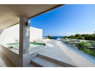 Corner terraced house with sea views in..