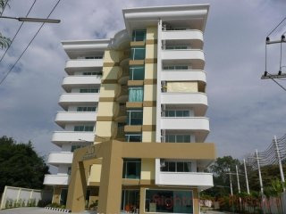 1 Bedroom Condo for sale in Wongamat -..