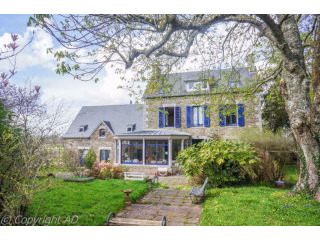 Well Renovated Stone House With Garden..