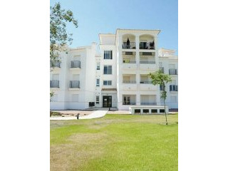 2 BED APARTMENT WITH COMMUNAL POOL