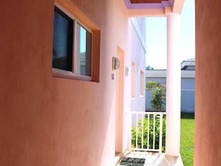 Singlefamilyvacant - Tranquil canal..