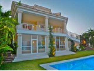 5 Bedrooms - Villa - Malaga - For Sale
