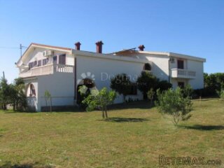 PAG POVLJANA SEDAM APARTMANA