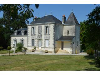 Stunning chateau with amazing views -..