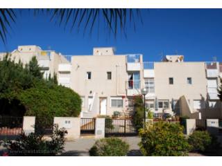 4 bedroom townhouse 150m from the..