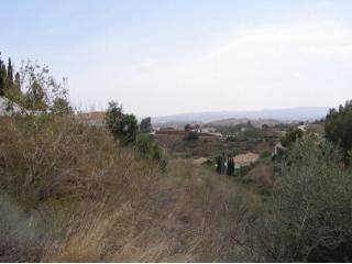 Land - BUILDING PLOT ON DESIRABLE..