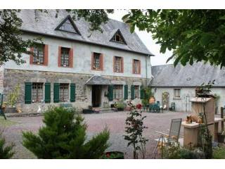 House with Guest House and More Land