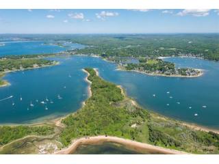 4 bedroom Property For Sale: Bassett's..