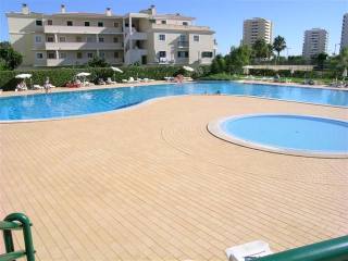 2 BED APARTMENT CLOSE TO BEACH.
