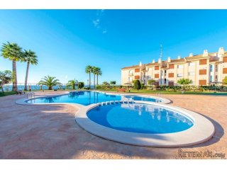 El residencial Aguamarina cuenta con una bonita piscina..