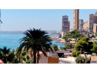 Piso de 2 dormitorios y 2 baños con vistas al mar en..