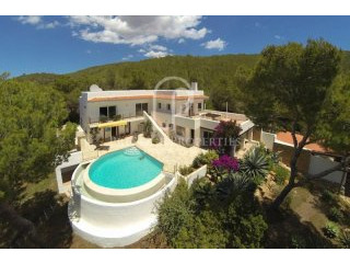 Beautiful country villa with panoramic..