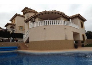 4 Bedrooms - Villa - Alicante - For Sale