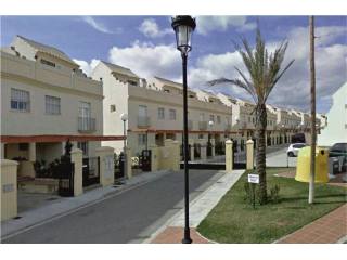 3 bedroom town house for sale