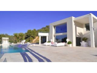 Impressive modern villa with beautiful..