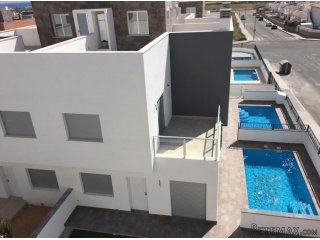 Se vende dos bungalows adosados de orientación SUR !..