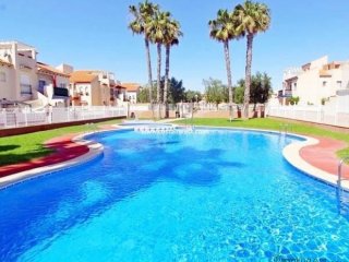 Bonito Bungalow bajo reformado en Playa Flamenca – U..