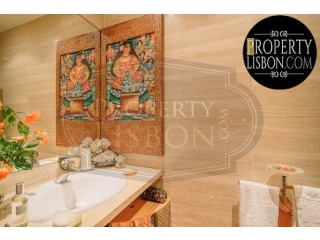 Duplex T4 Lisbon Villa with Terraces..