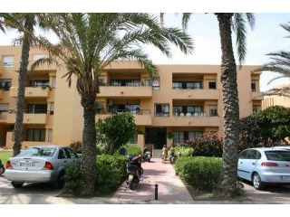 4 Bedroom Middle Floor Apartment