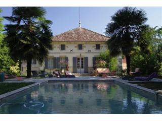 Spacious and Contemporary Chateau with..