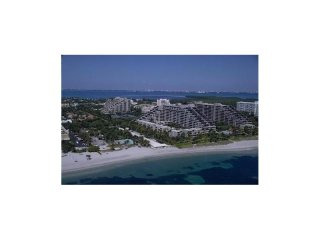 2 bedroom Flat For Sale: 181 Crandon..