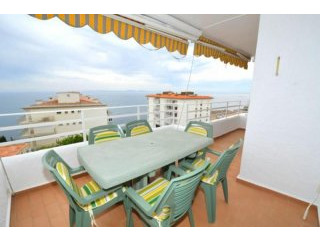 ROSES: Nice apartment with sea view and..
