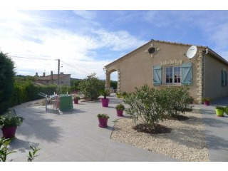 Lovely Single Storey Villa In Dominant..
