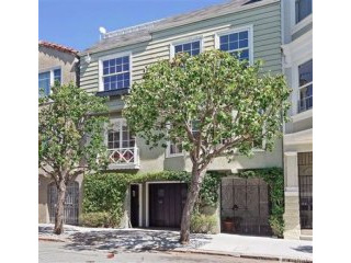 Tastefully renovated Marina style home