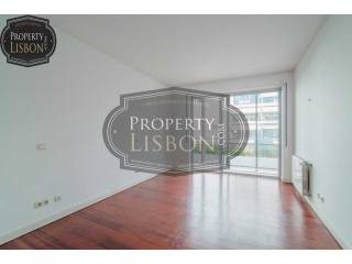 Rato - T2 Lisbon Apartment for Sale