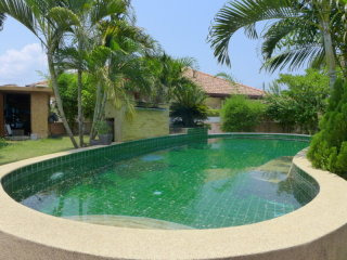 3 bedroom pool villa in good housing..