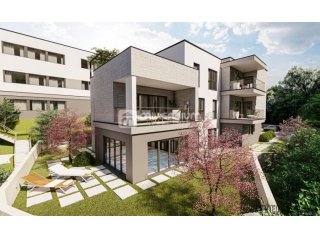 Pobri, 1.676m2, građevinsko zemljište s pristupnim putem