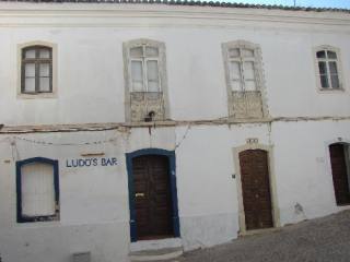 Land - BAR WITH PROJECT SET IN THE OLD..