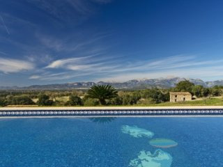 Country House With Beautiful Open Views..