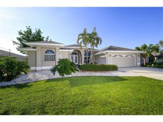 3 bedroom House For Sale: 2378 Pappas..
