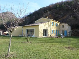 5 Bed Villa Set On Just Under 2 Acres..