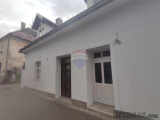 Ogulin centar-kuća sa dva poslovna prostora