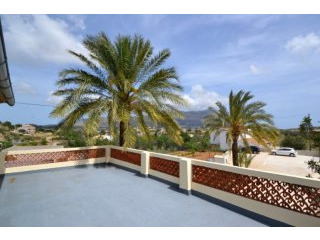 V1516 - A Detached Country Property..