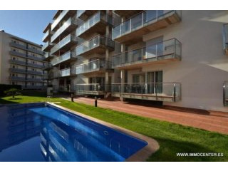 ROSES: Nice apartment with parking and..