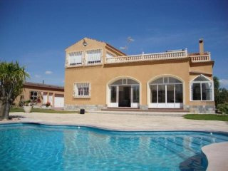 6 Bedrooms - Villa - Alicante - For Sale
