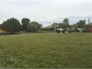 Land For Sale: Cape Coral, Florida