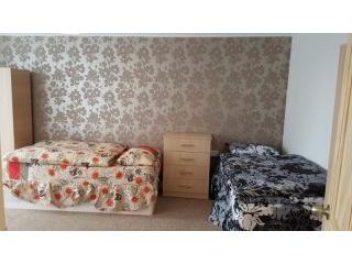 Room share for men, Zone 2, Poplar