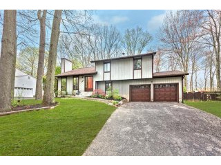 3 bedroom House For Sale: 121..