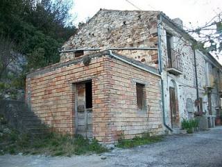 Old stone property to restore in a..