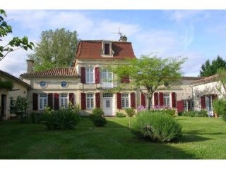 11 bedroom House For Sale: 24100..