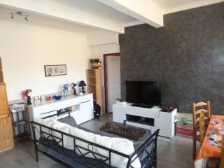 Spacious three bed apartment