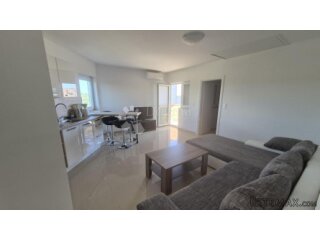 Stan 2SB+DN na 2. katu u Peroju, površine 76 m2