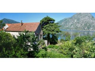 Stone house in Ljuta, Kotor