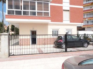 2 bedroom, 1 bathroom Apartment, (build..