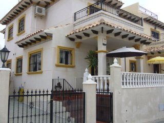 2 Bedrooms - Property - Alicante - For..