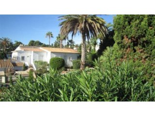bonito bungalow situado en una buena zona de calpe..